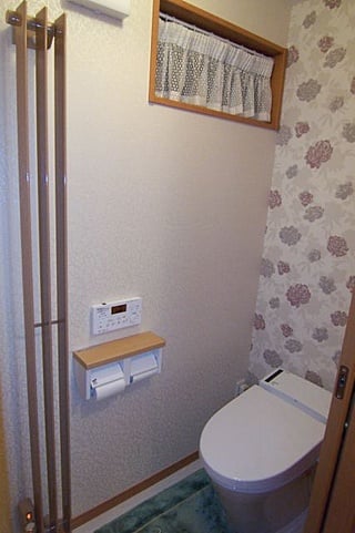 トイレ　暖房　紙巻き器